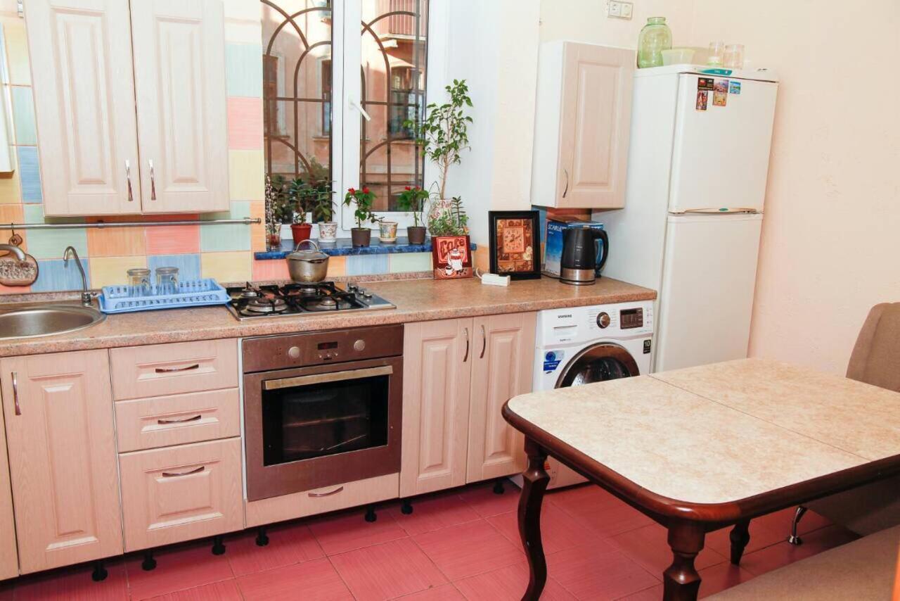 Ланжероновская Угол Дерибасовская Apartment Odessa Bilik gambar